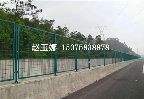 公路護欄網(wǎng)